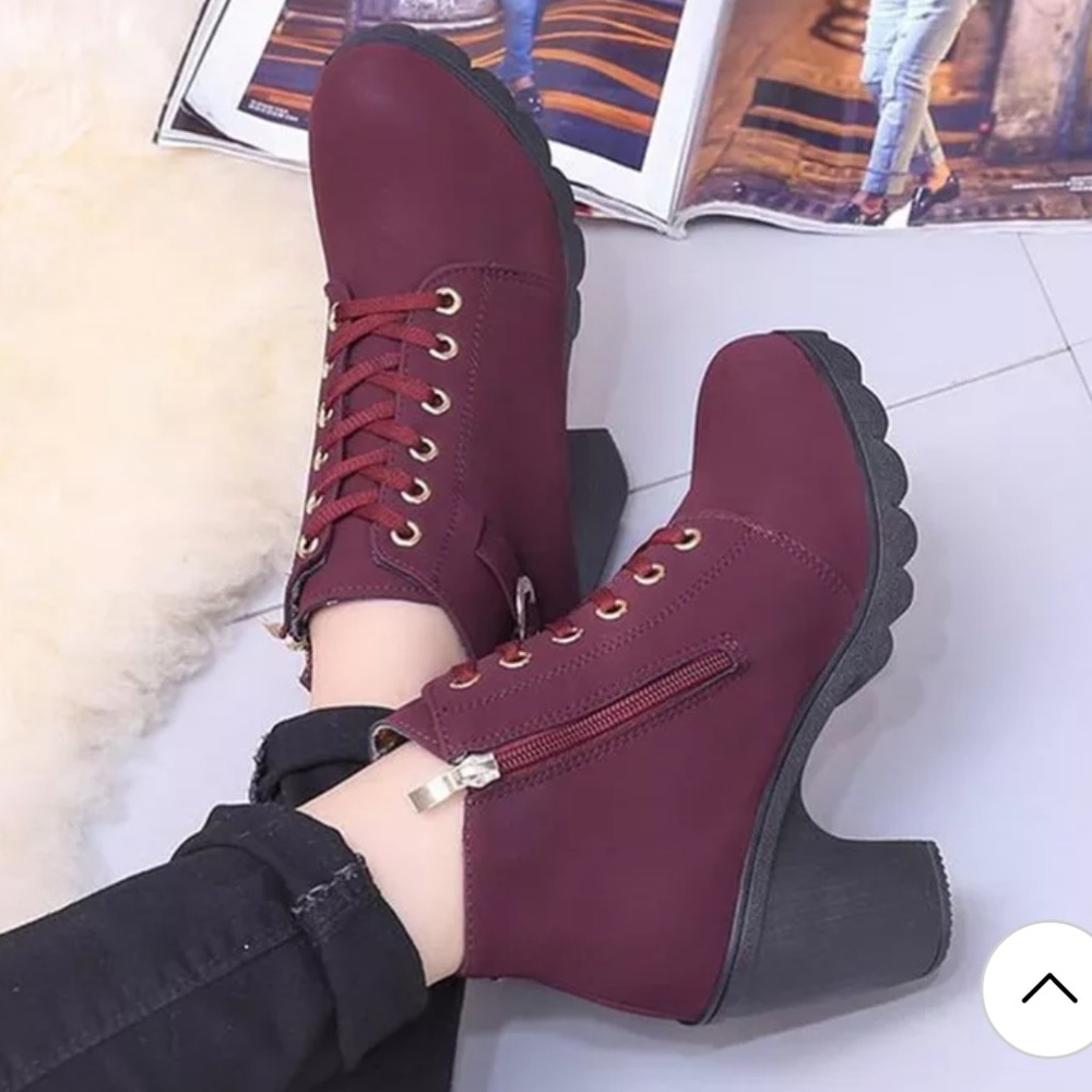 Booties ❤️❤️❤️ - Picture 2 of 3